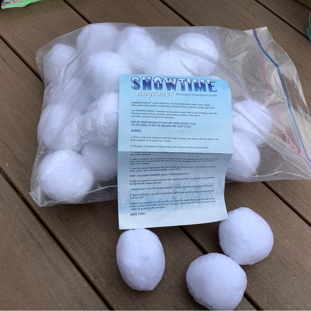 Indoor Snowball Set